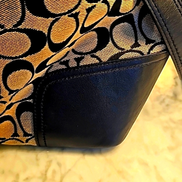 COACH SIGNATURE HADLEY DUFFLE BAG IN BLACK AND GREY - Picture 10 of 16